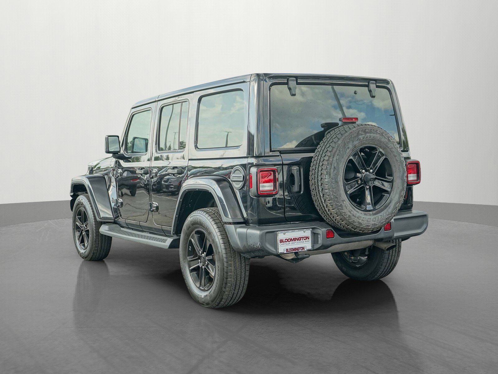 Used 2021 Jeep Wrangler Unlimited Sahara image 5