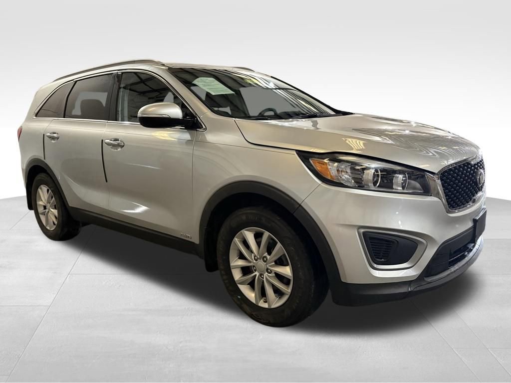 Used 2017 Kia Sorento AWD image 7