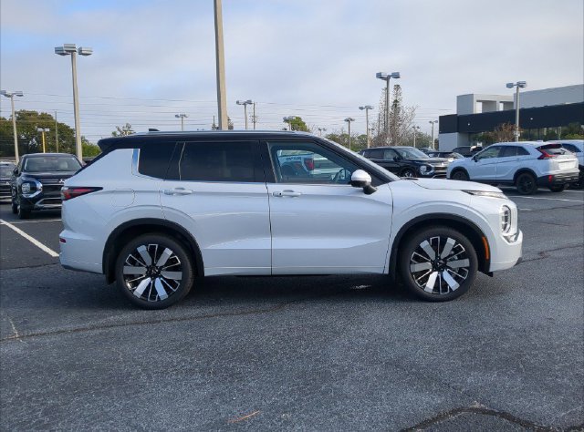 New 2026 Mitsubishi Outlander SEL FWD image 5