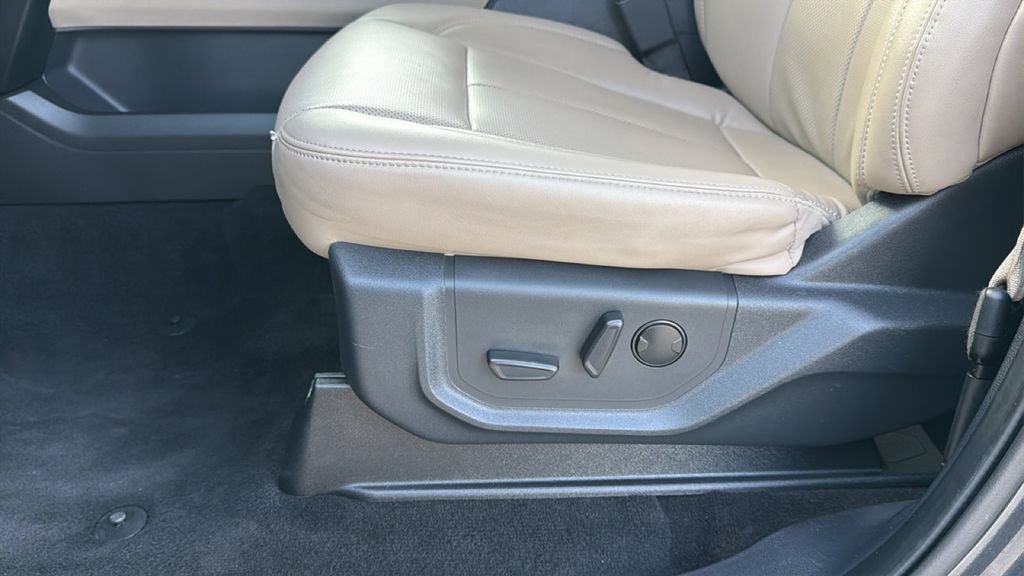 Used 2023 Ford Expedition Max XLT AWD/4WD image 14