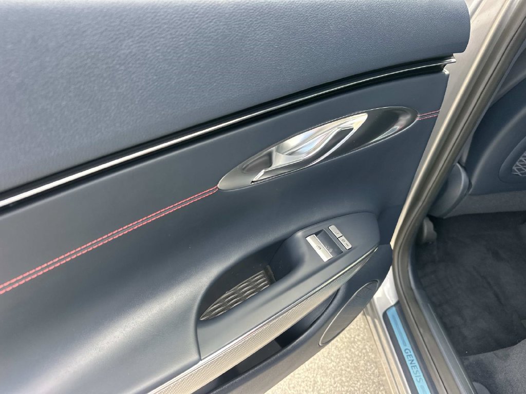 Certified 2024 Genesis GV70 3.5T Sport AWD/4WD image 11
