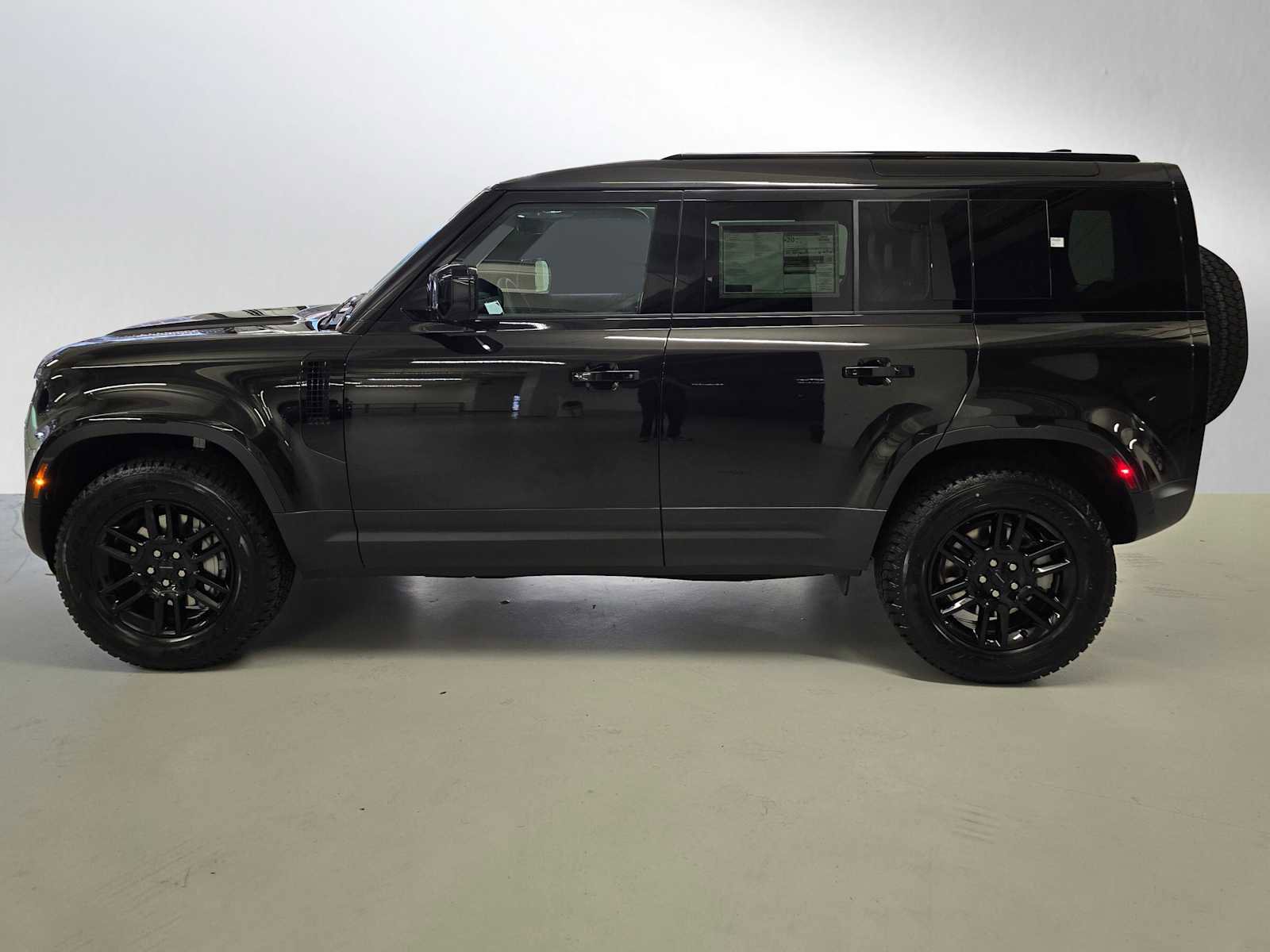 New 2026 Land Rover Defender 110 S AWD/4WD image 2