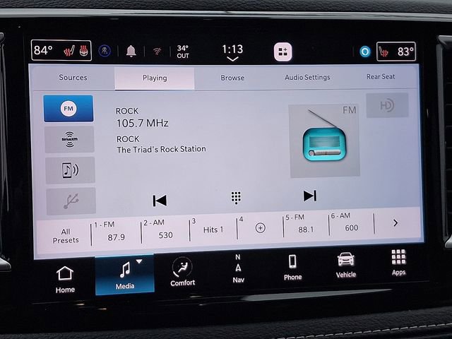 Used 2023 Chrysler Pacifica Limited w/ Uconnect Theater Family Group image 16