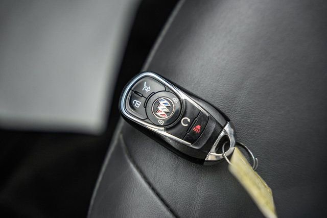 Used 2020 Buick Enclave Essence image 45