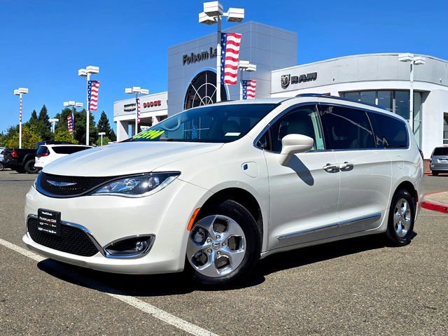 Used 2020 Chrysler Pacifica Touring-L FWD image 3