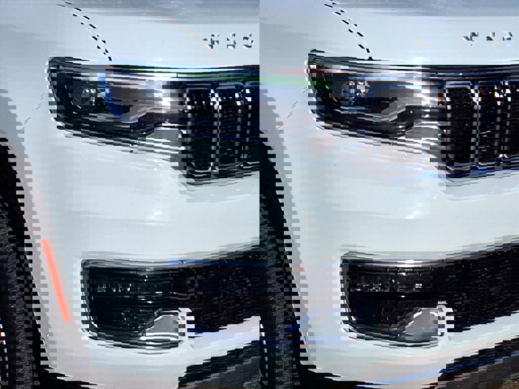 Certified 2024 Jeep Wagoneer L Series III w/ Flexible Seating Group image 59