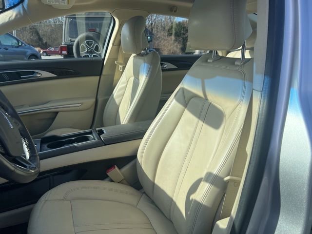 Used 2013 Lincoln MKZ Base image 3