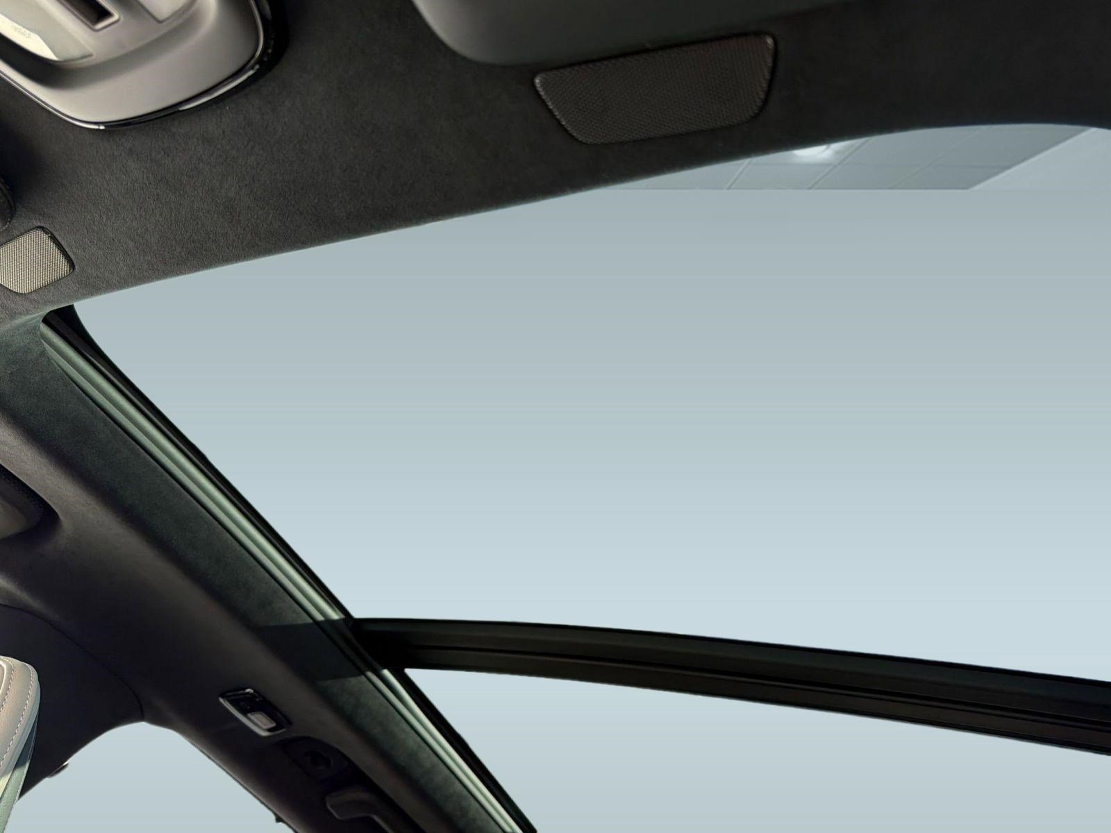 New 2026 Volvo XC90 T8 Ultra w/ Lounge Package image 16