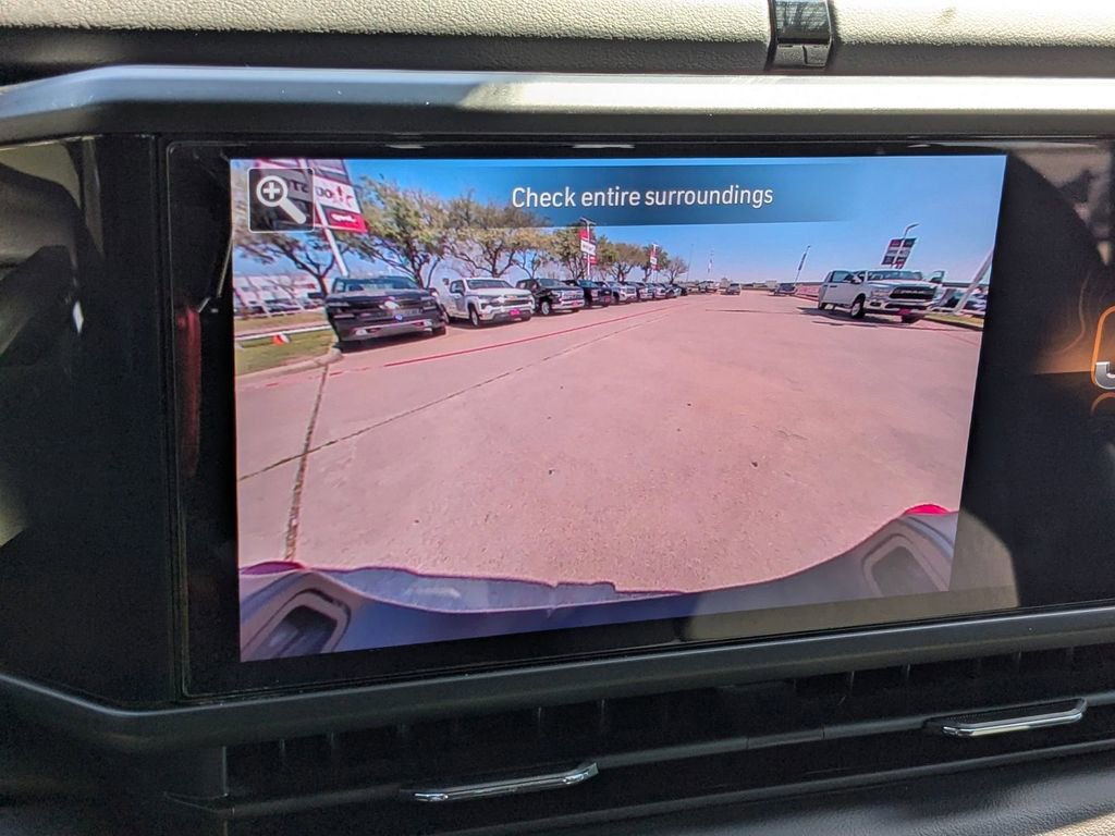 Used 2025 Jeep Gladiator Rubicon AWD/4WD image 18
