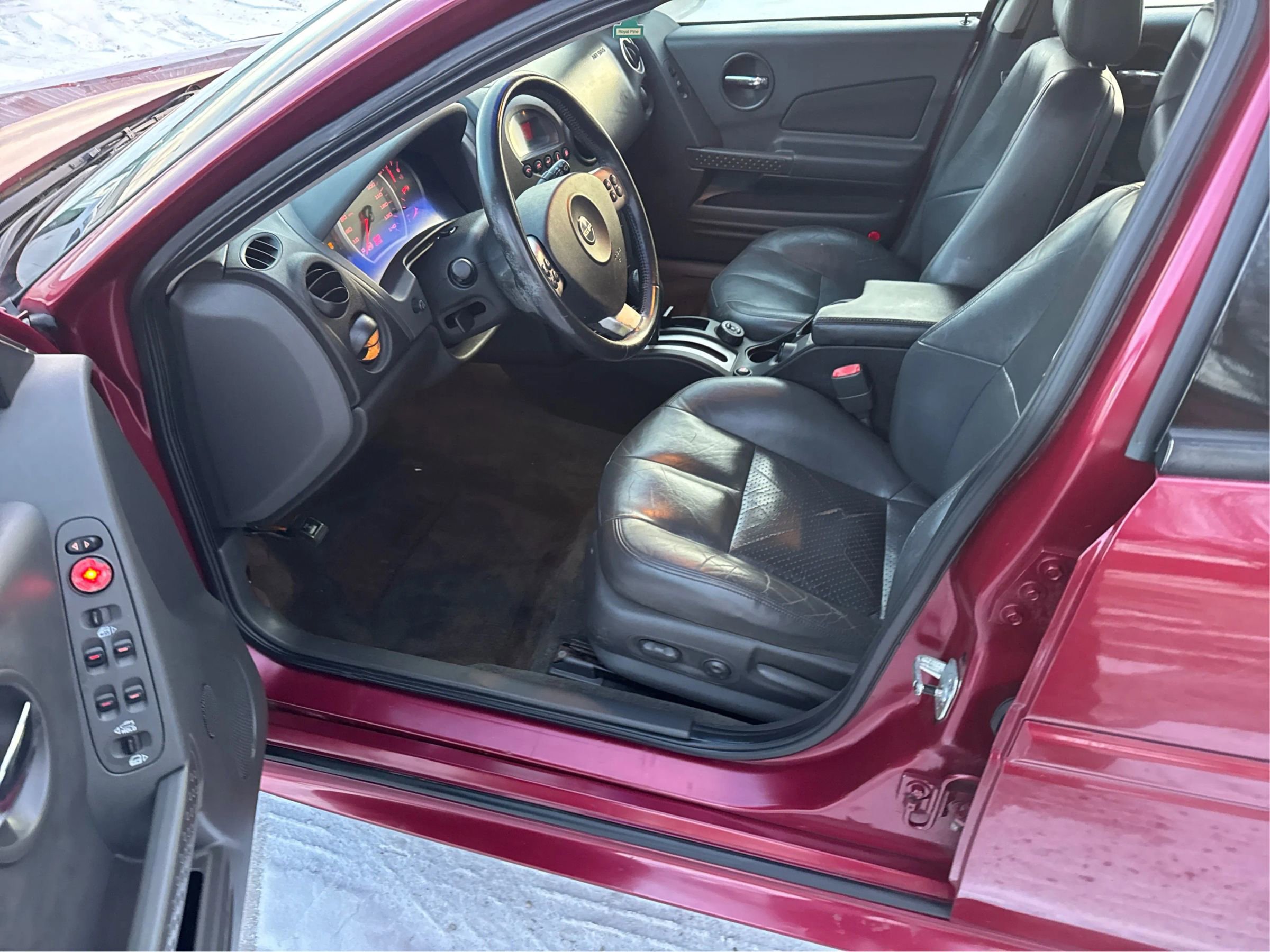 Used 2004 Pontiac Grand Prix GT2 w/ Leather Trim Pkg image 10