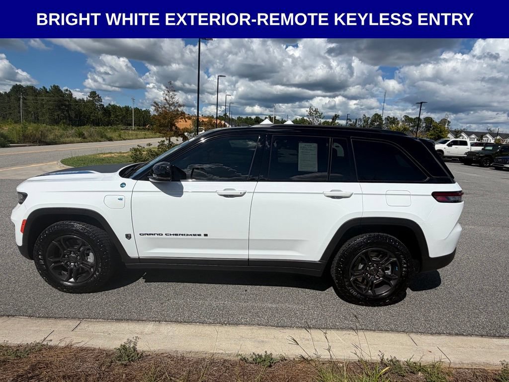 Used 2024 Jeep Grand Cherokee Trailhawk AWD/4WD image 8