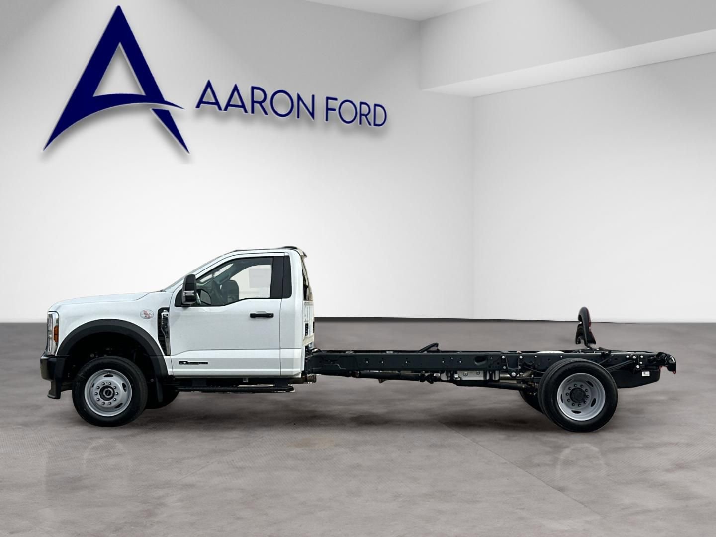 New 2026 Ford F550 4x4 Regular Cab Super Duty image 3