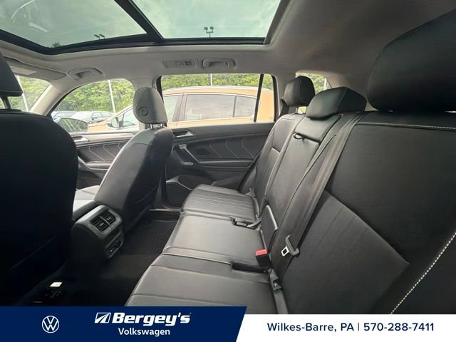 Certified 2024 Volkswagen Tiguan SE AWD/4WD image 18