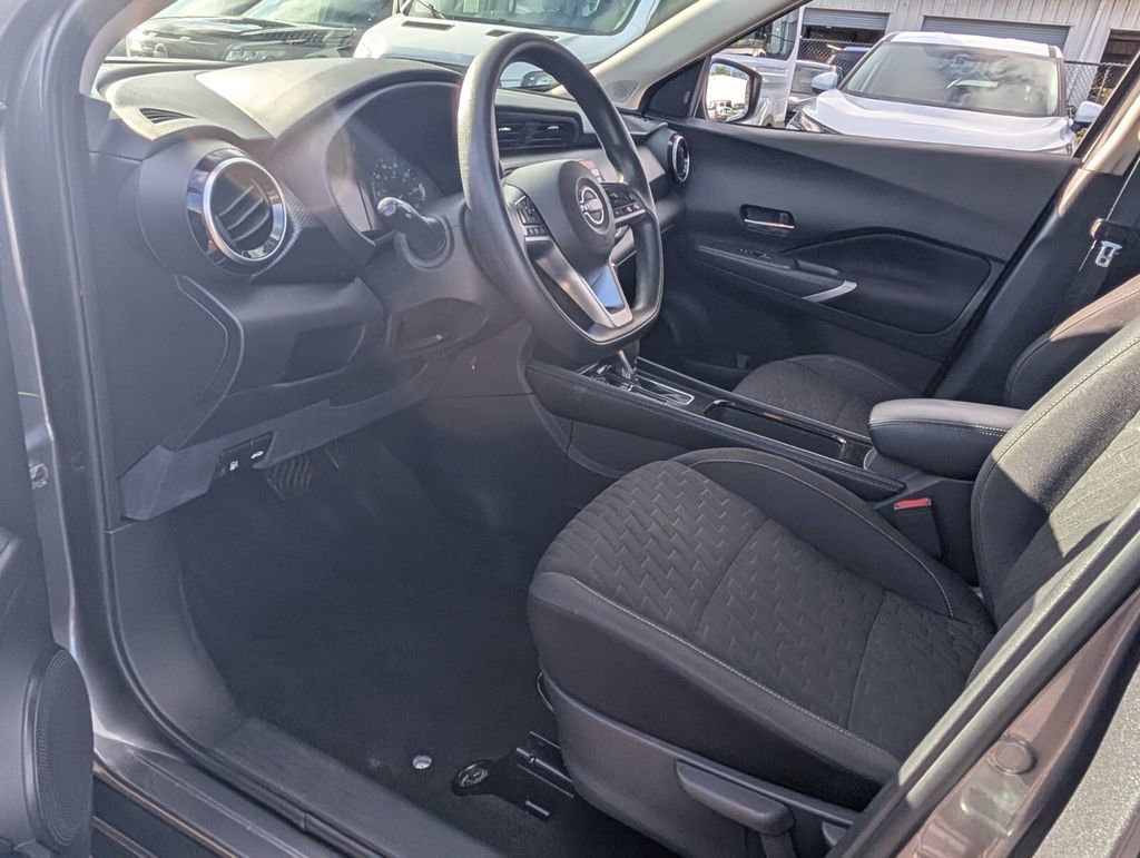 Used 2023 Nissan Kicks SV image 11