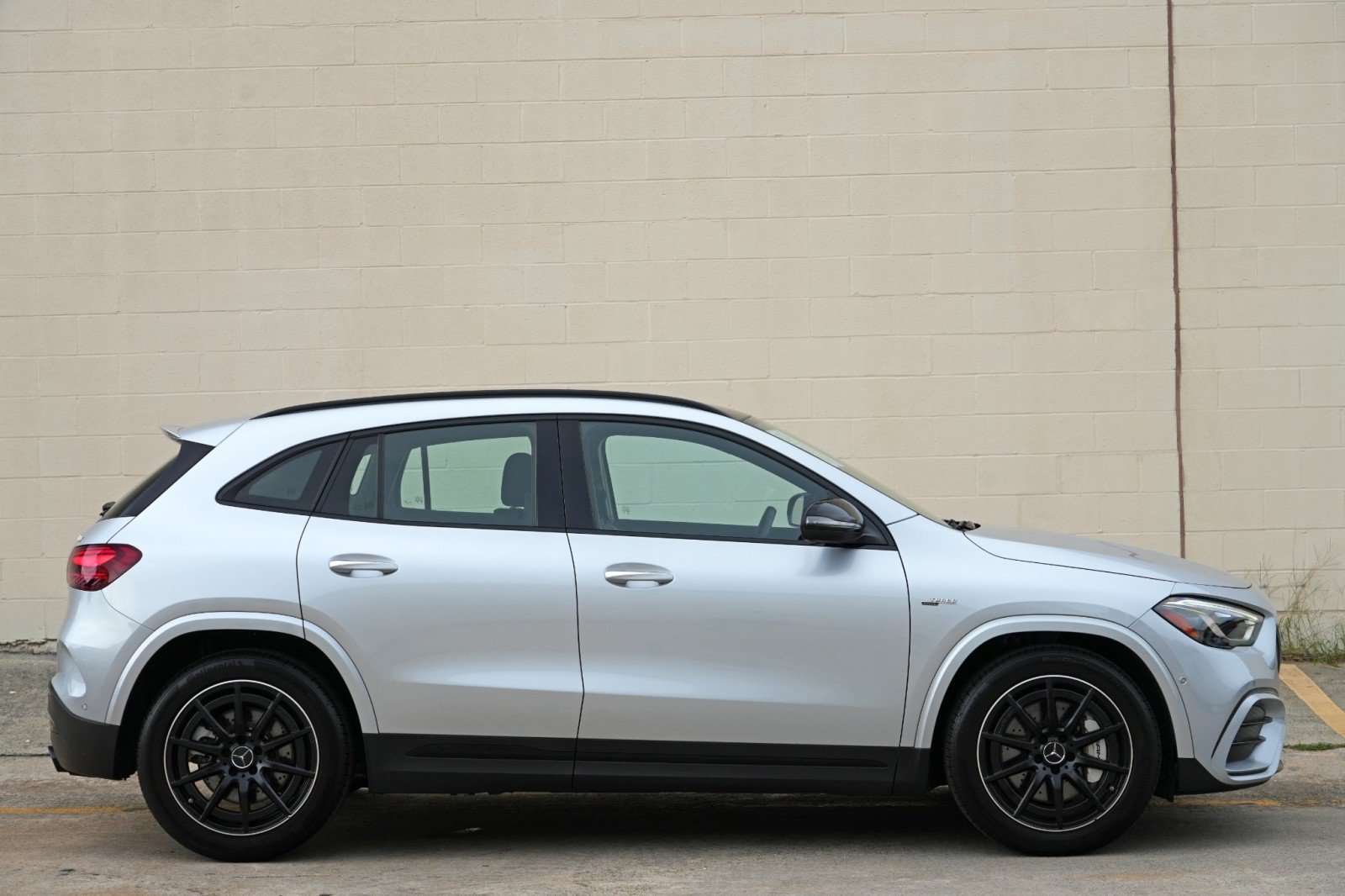 Used 2025 Mercedes-Benz GLA 35 AMG 4MATIC w/ Exclusive Trim Package image 58