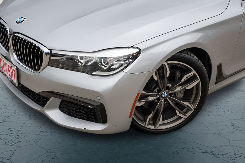 Used 2019 BMW 740i w/ Executive Package RWD image 3