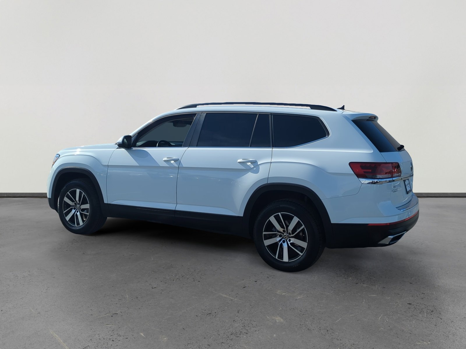 Used 2021 Volkswagen Atlas SE image 3