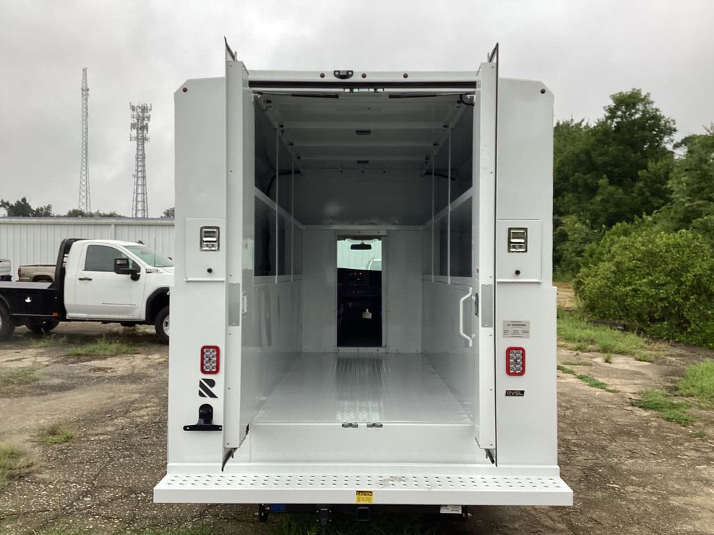New 2025 Chevrolet Express 3500 w/ Power Convenience Package RWD image 20