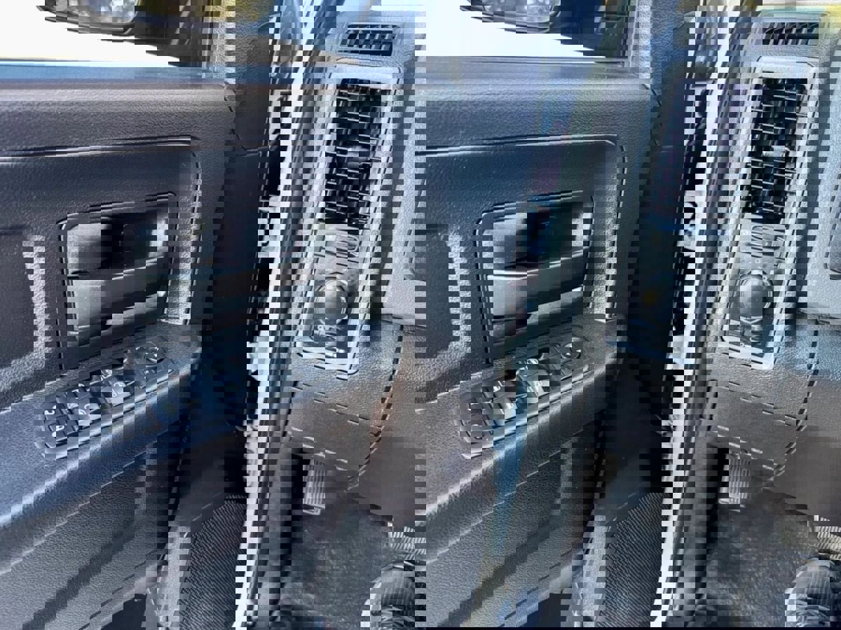 Used 2016 RAM 3500 Tradesman w/ Popular Equipment Group image 16