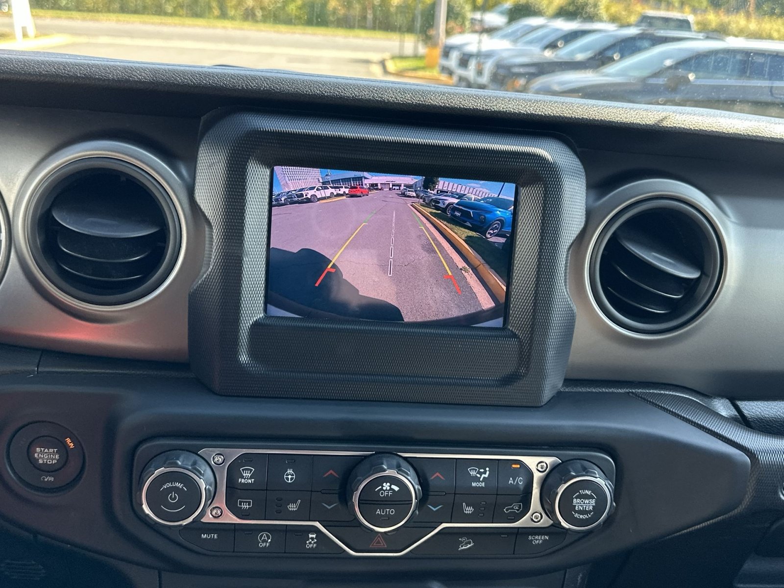 Used 2018 Jeep Wrangler Unlimited Sport S AWD/4WD image 19