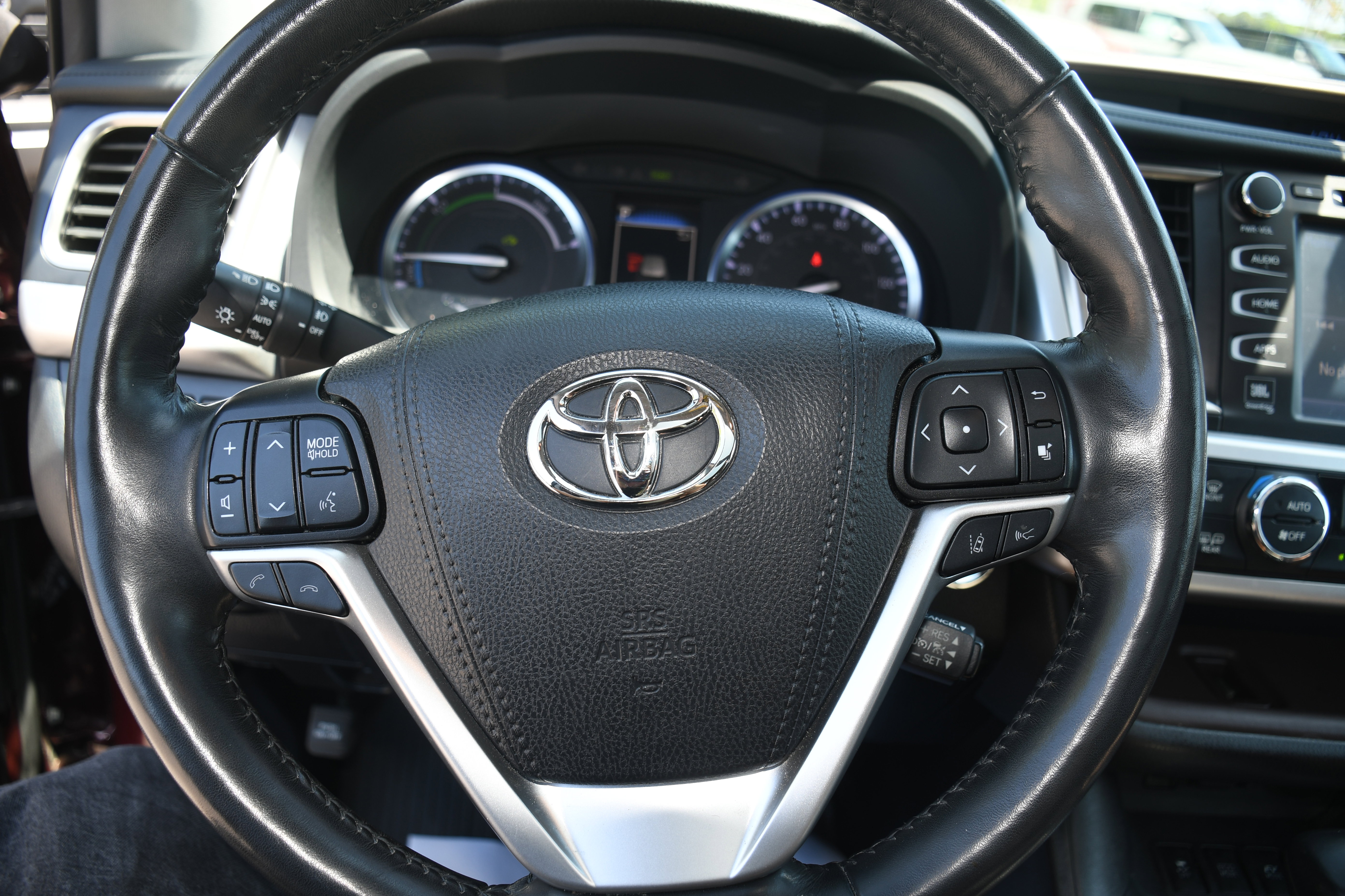 Used 2019 Toyota Highlander Limited Platinum image 14
