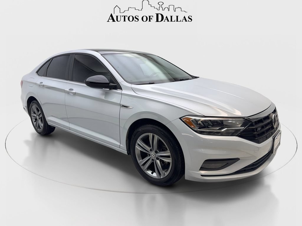 Used 2019 Volkswagen Jetta R-Line w/ R-Line Cold Weather Package FWD image 4