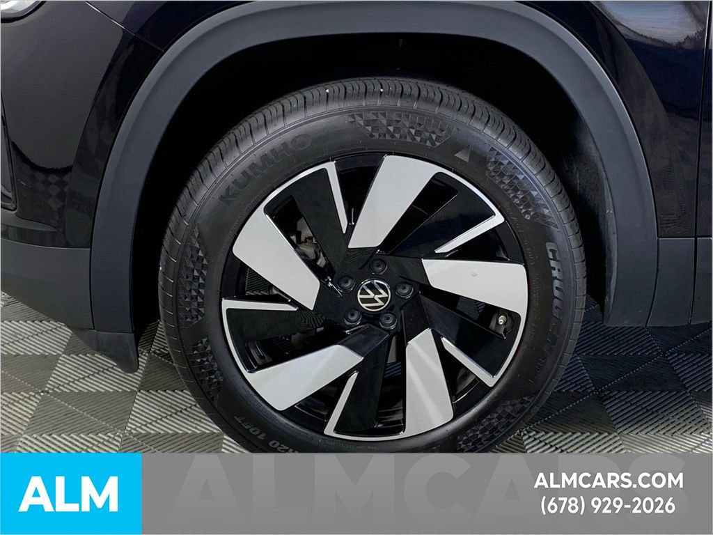 Used 2025 Volkswagen Atlas Cross Sport SE image 17