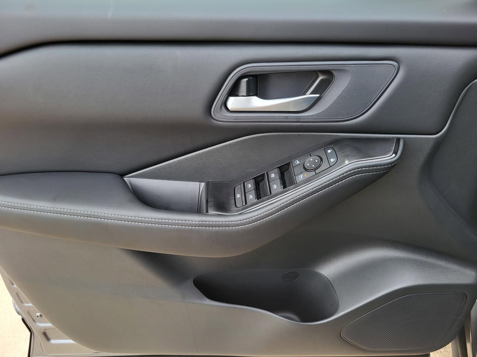 New 2026 Nissan Rogue SV image 17