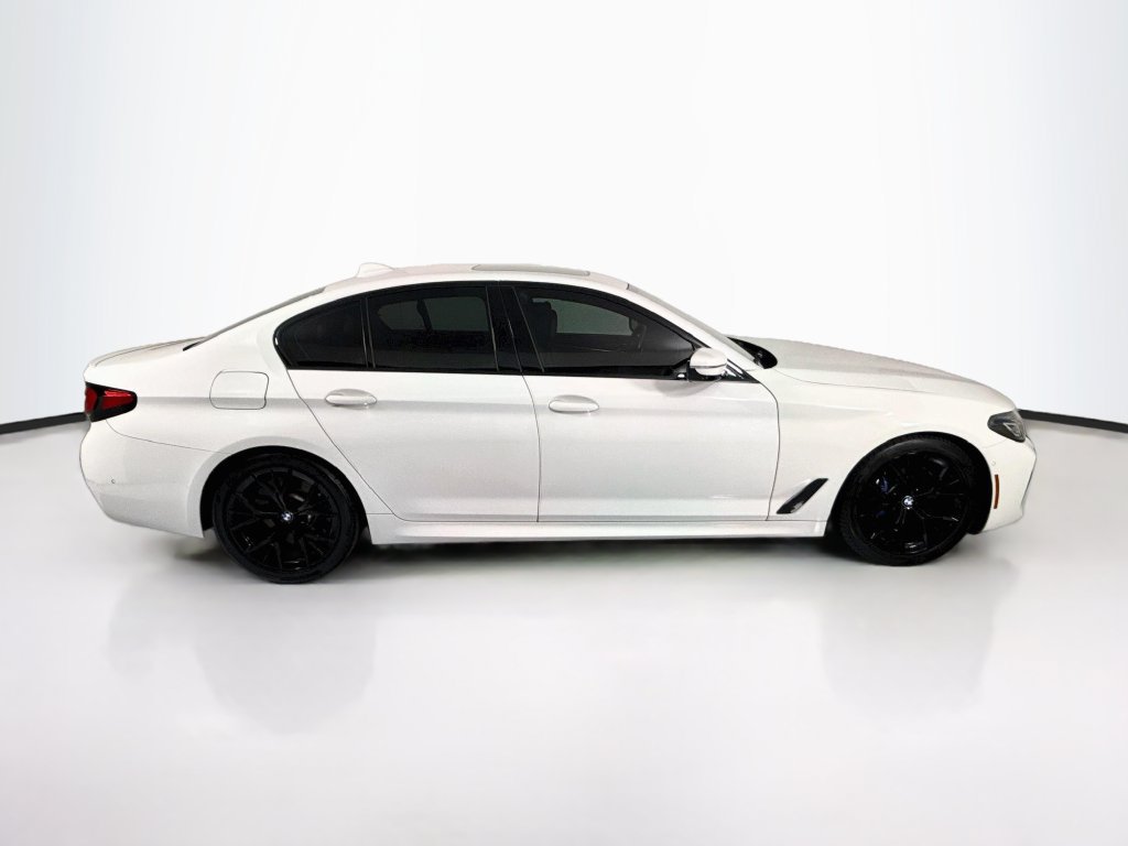 Used 2022 BMW M550i xDrive w/ Executive Package AWD/4WD image 4