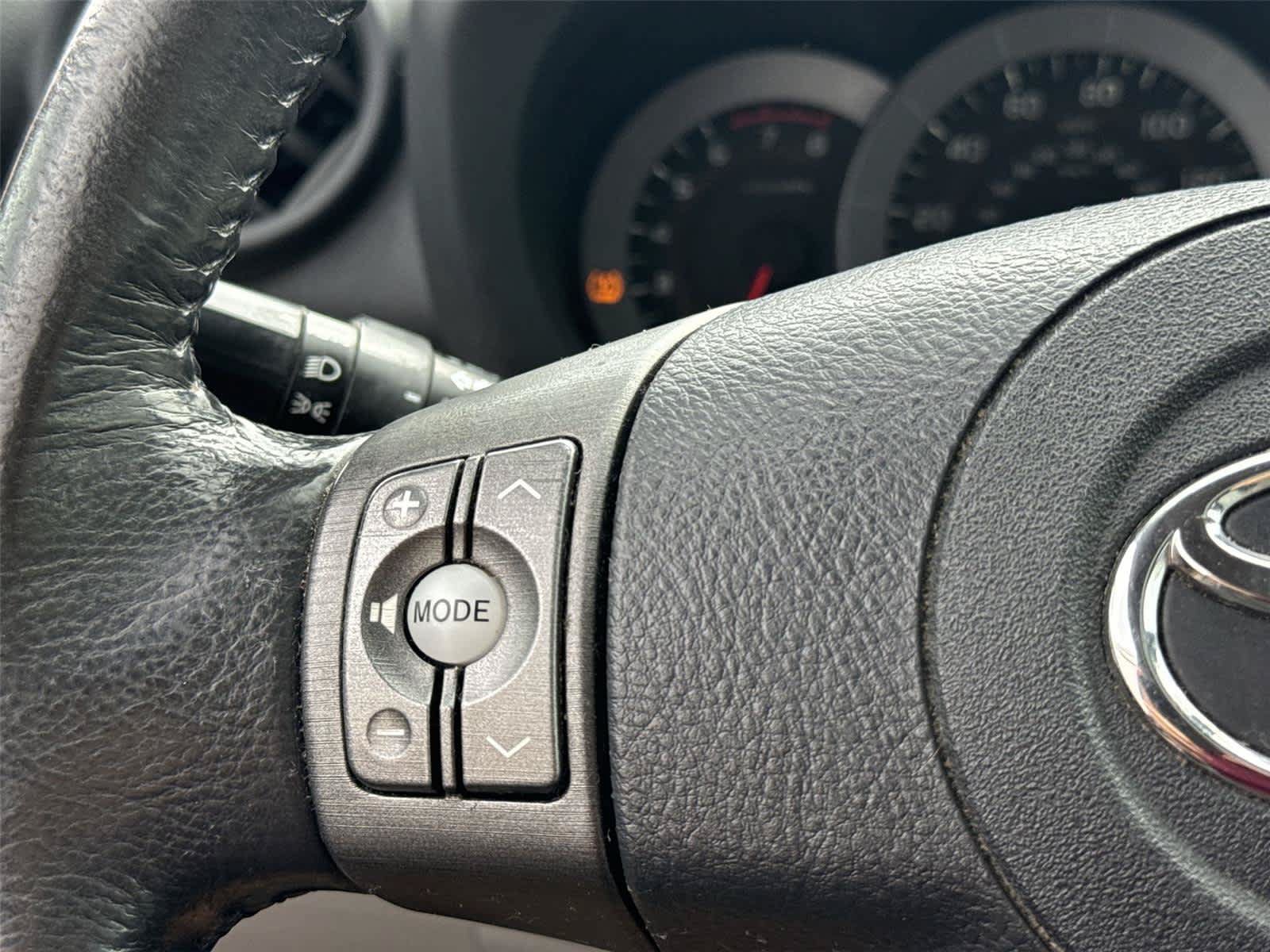 Used 2012 Toyota RAV4 Limited w/ Navigation Value Pkg AWD/4WD image 19