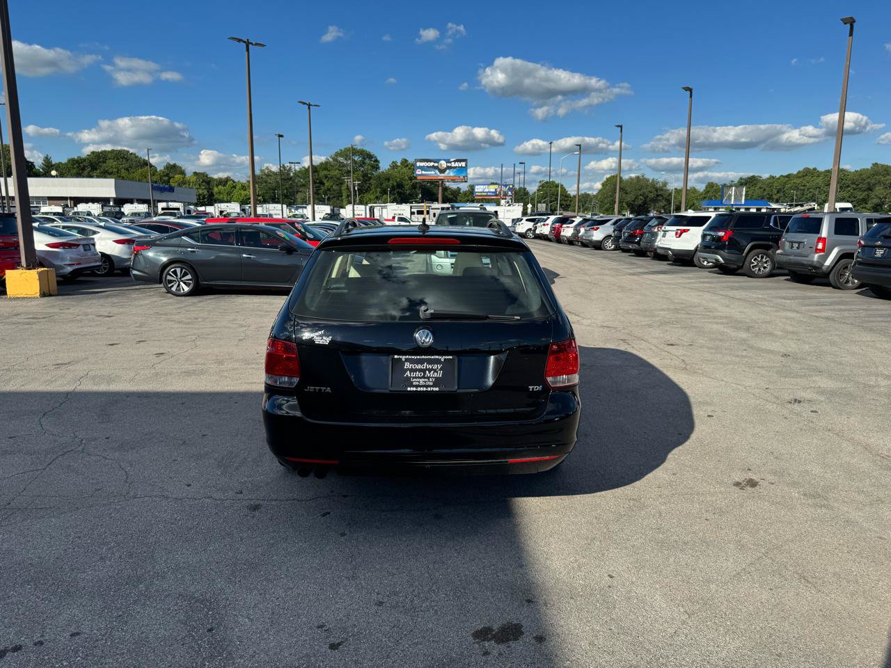Used 2011 Volkswagen Jetta TDI FWD image 4
