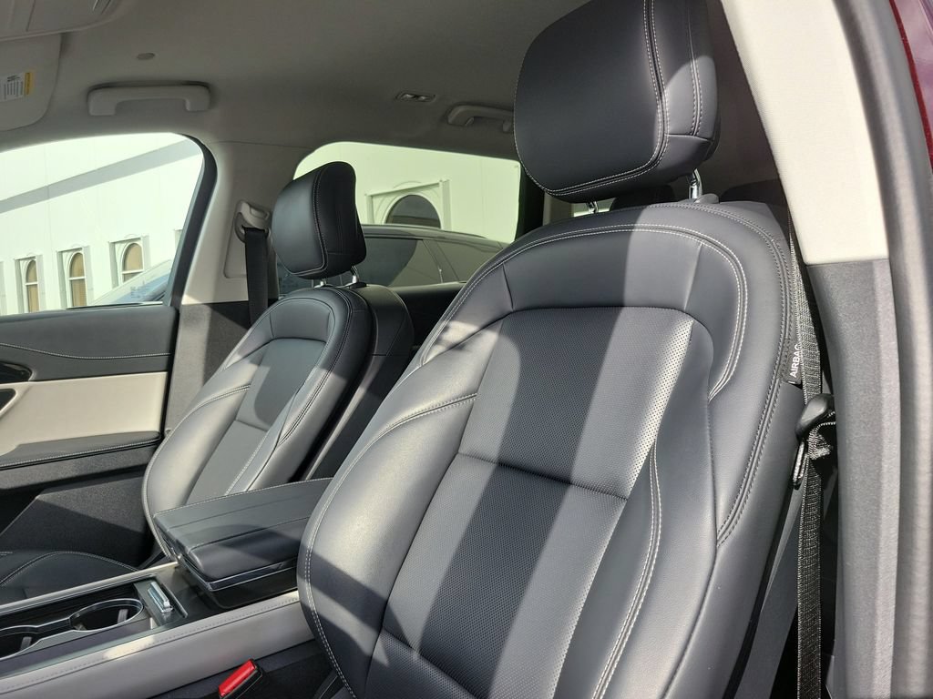 Certified 2024 Lincoln Nautilus Premier AWD/4WD image 17