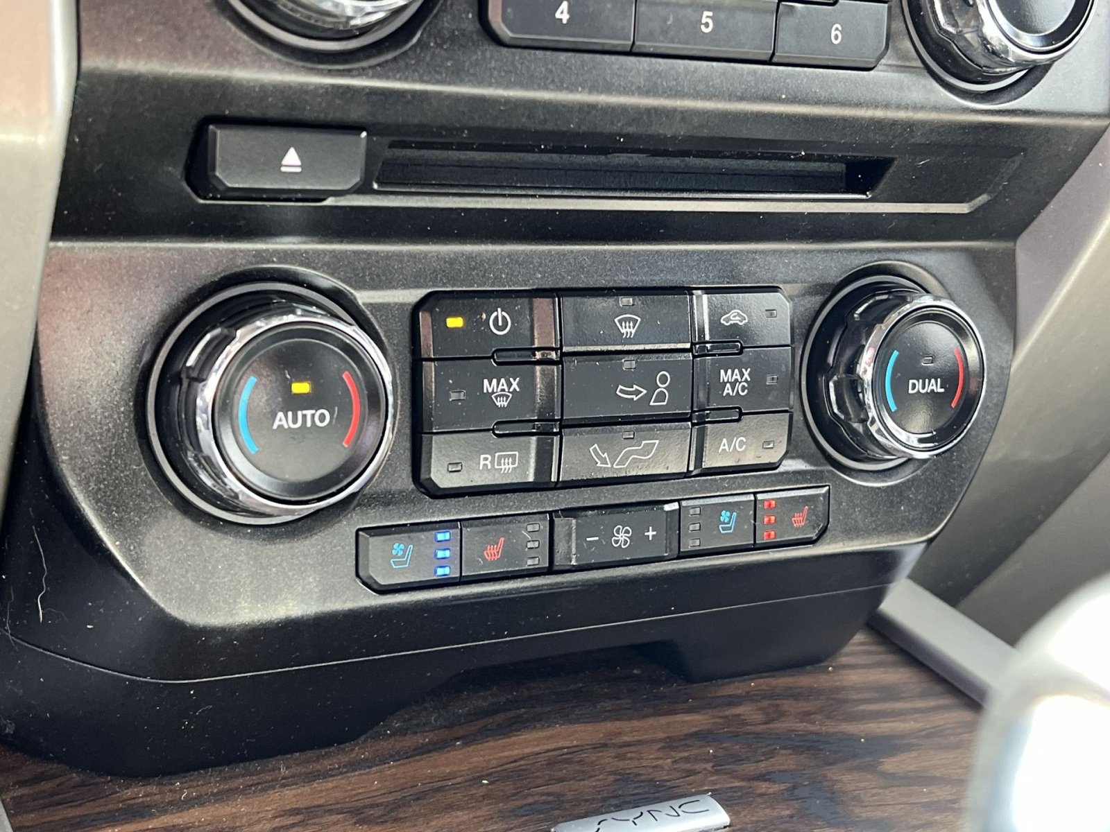 Used 2018 Ford F150 Lariat image 21