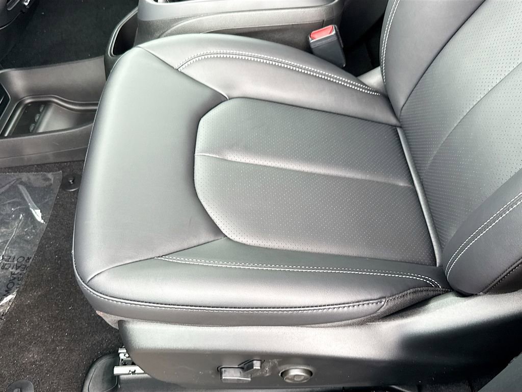 New 2026 Chrysler Pacifica Select FWD image 20