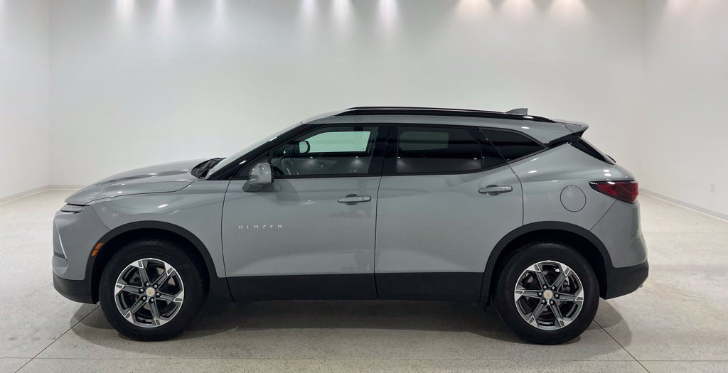 Used 2024 Chevrolet Blazer LT w/ Convenience Package FWD image 4