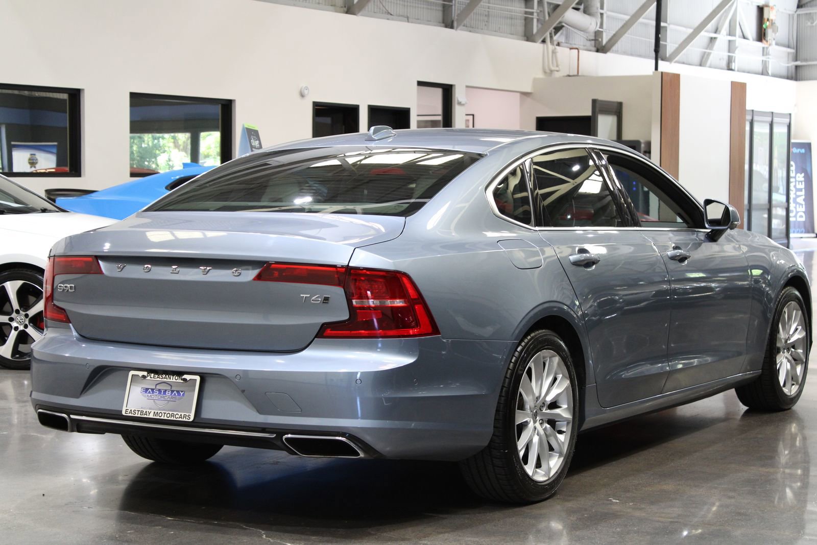 Used 2017 Volvo S90 T6 Momentum w/ Vision Package image 16