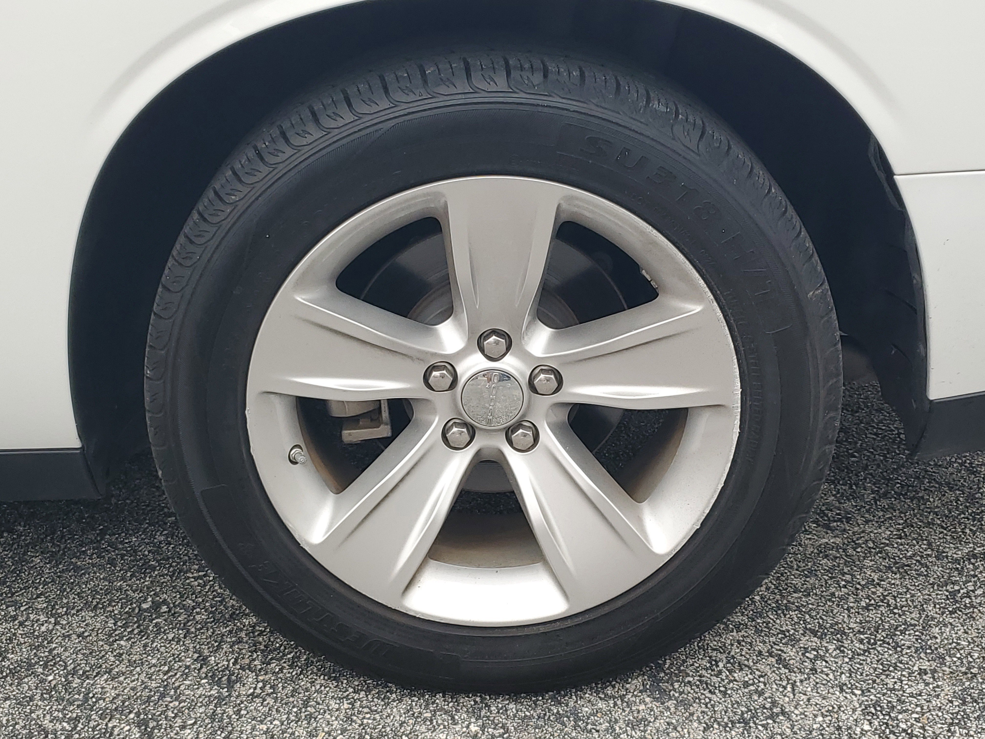 Used 2023 Dodge Challenger SXT image 8