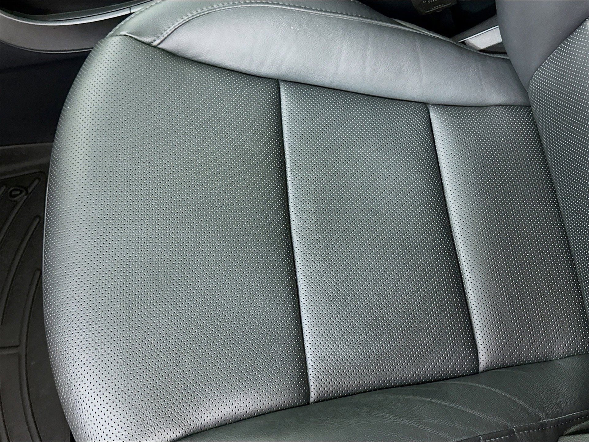 Used 2017 Hyundai Santa Fe Sport w/ 2.0T Ultimate Tech Package 05 image 21