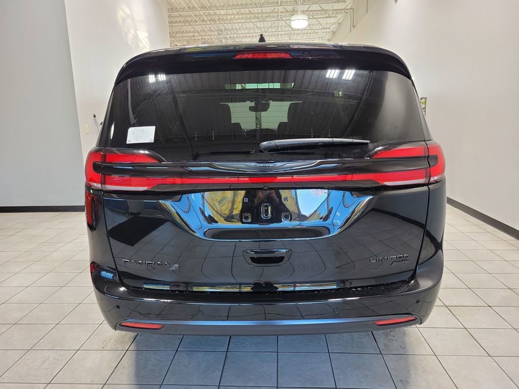 New 2026 Chrysler Pacifica Limited w/ S Appearance Package image 5