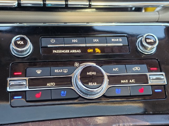 Used 2023 Lincoln Navigator L Reserve AWD/4WD image 9