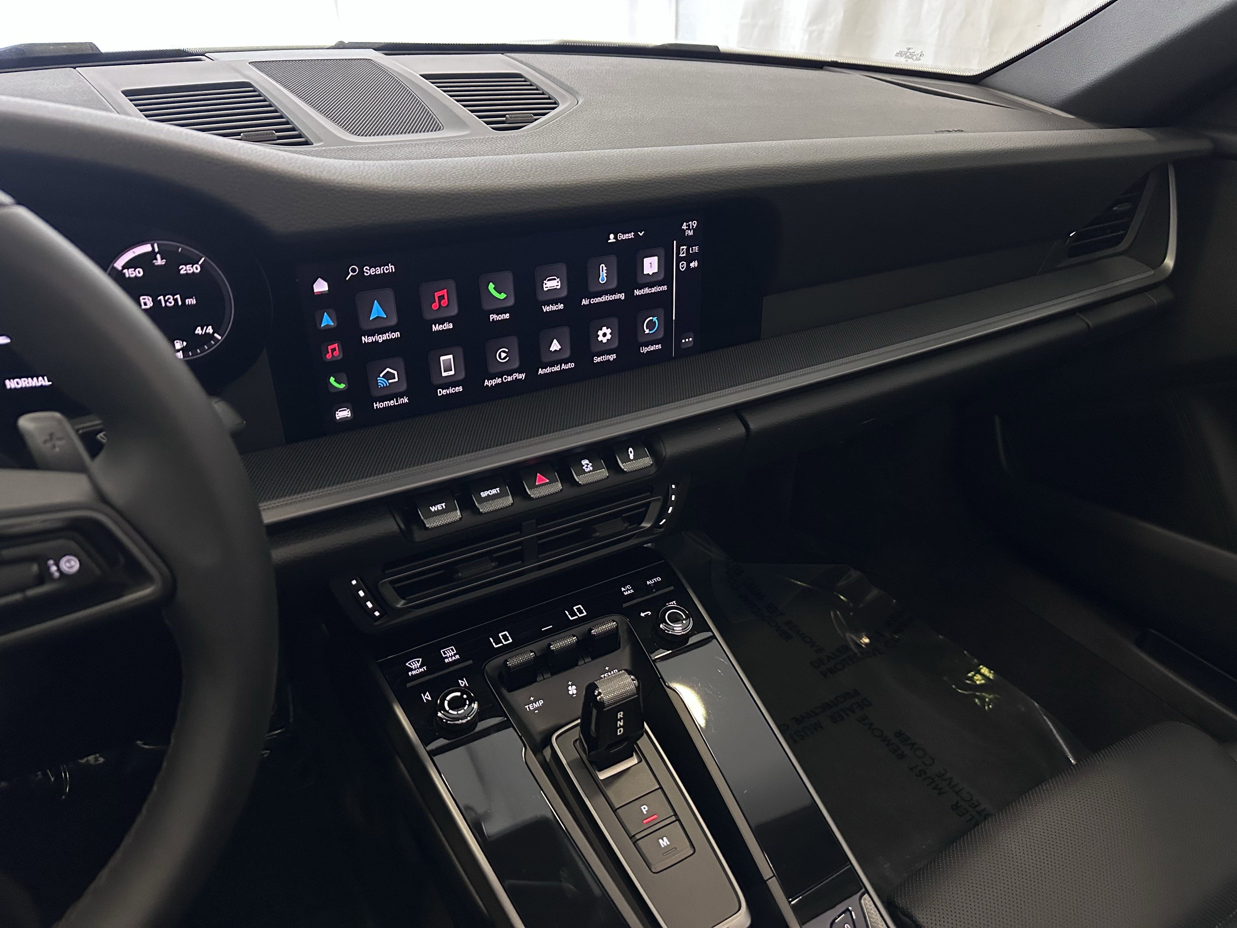 Used 2023 Porsche 911 Carrera image 4