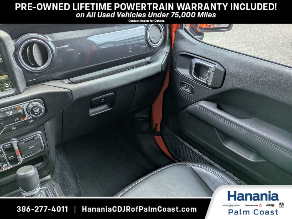 Used 2023 Jeep Wrangler Unlimited Sahara AWD/4WD image 16