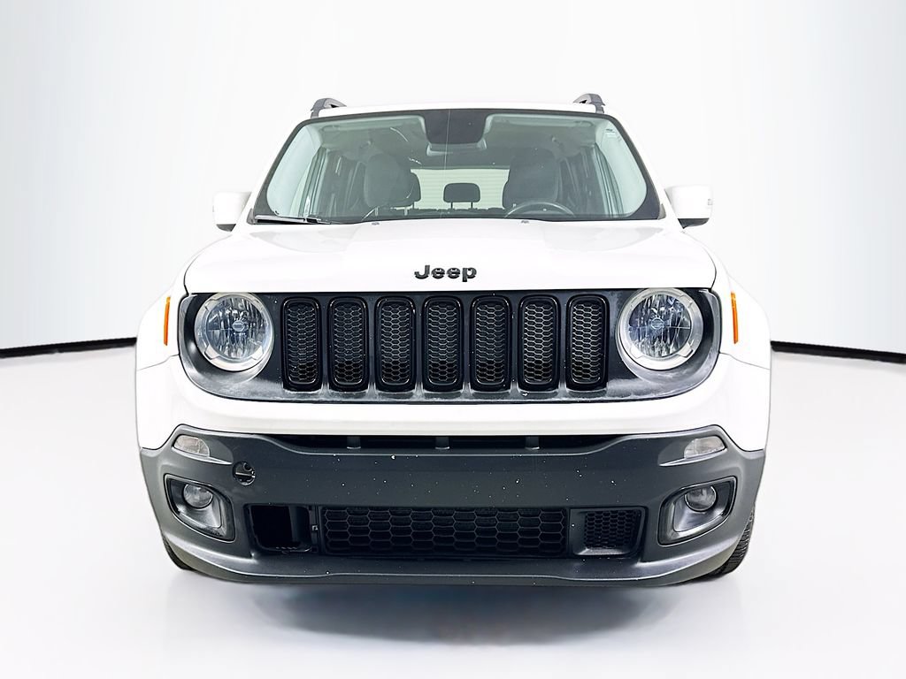 Used 2017 Jeep Renegade Altitude FWD image 5