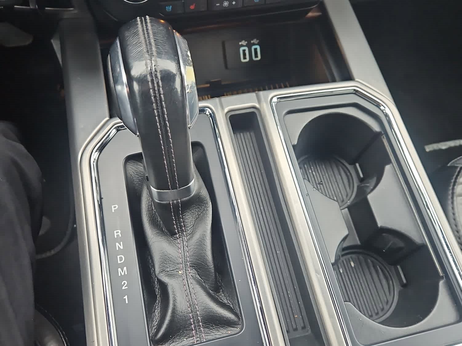 Used 2016 Ford F150 Platinum w/ Equipment Group 701A Luxury image 18