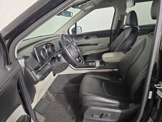 Used 2022 Kia Carnival LX image 12