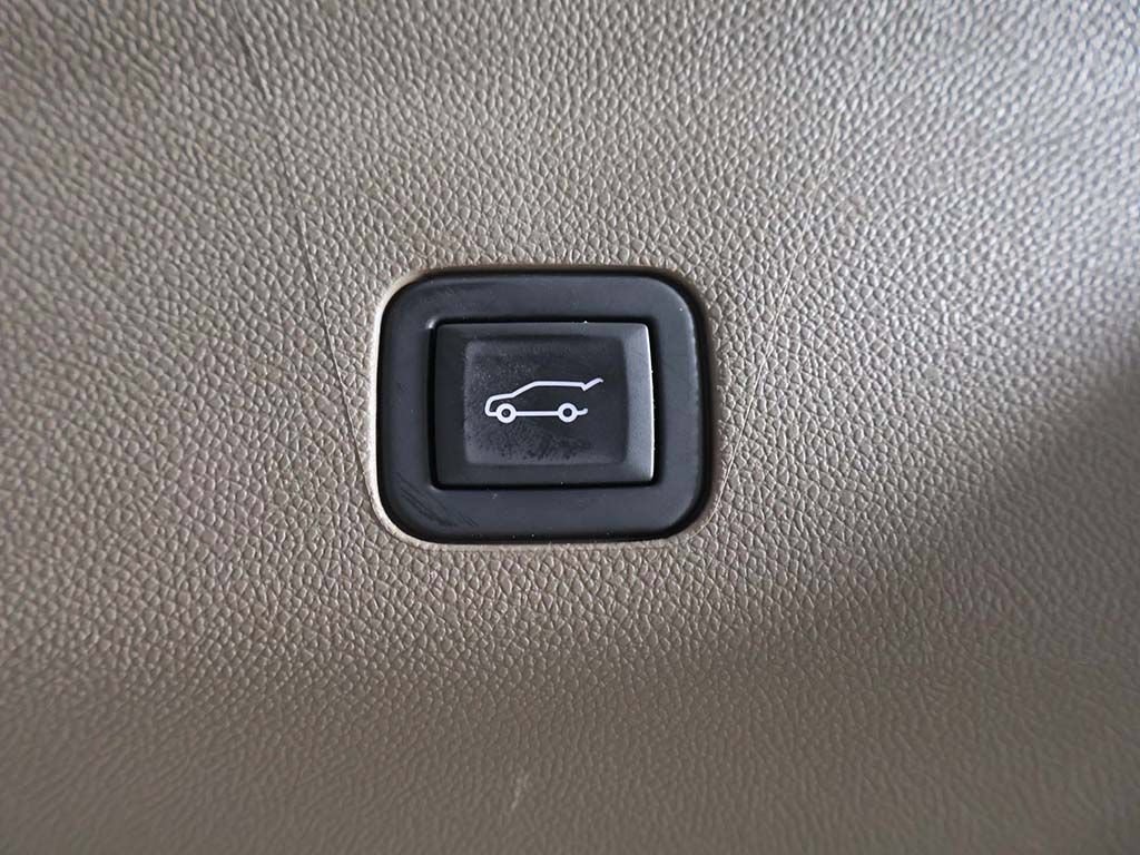 Used 2024 GMC Yukon Denali AWD/4WD image 27
