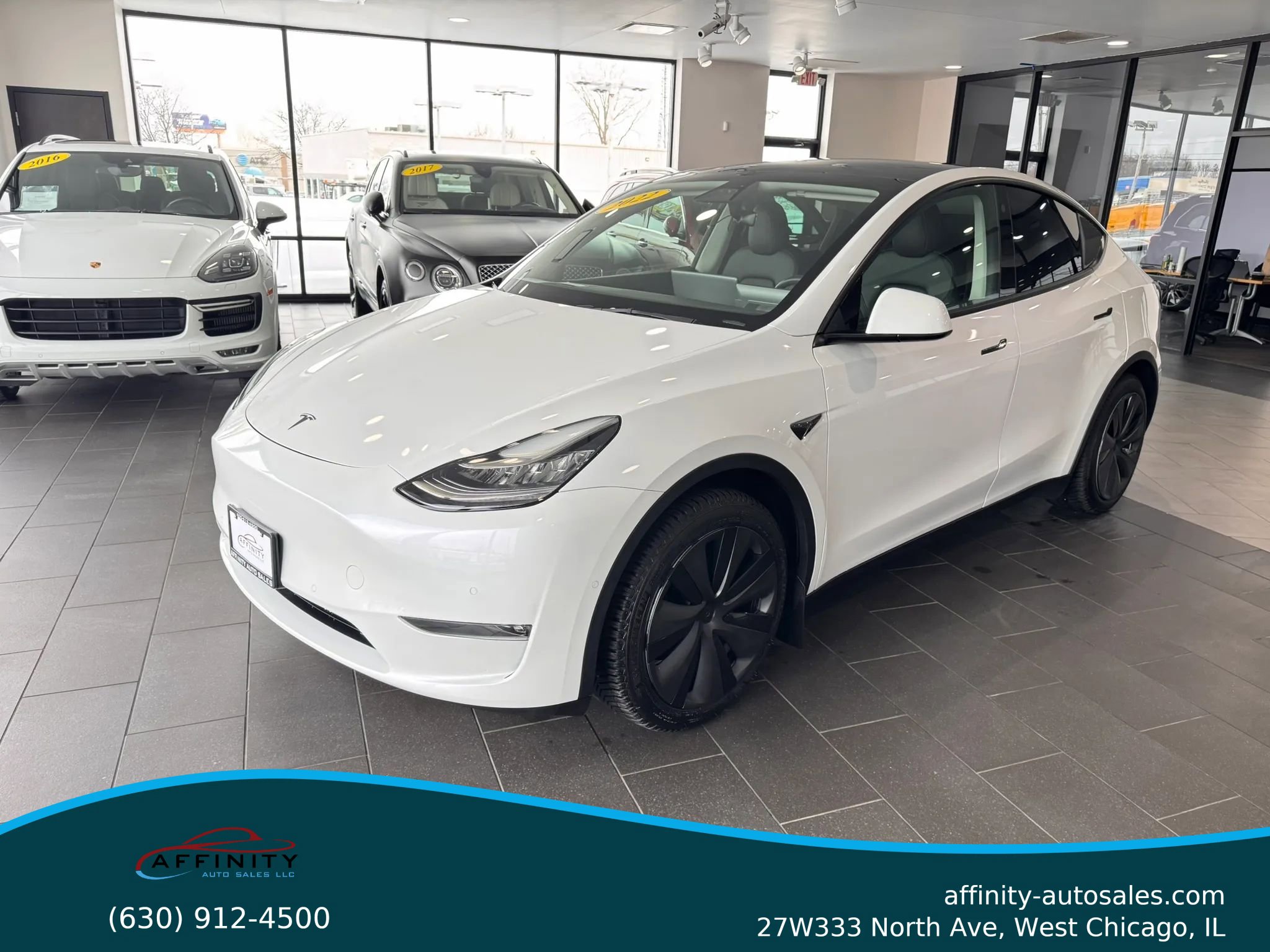 Used 2022 Tesla Model Y Long Range image 1