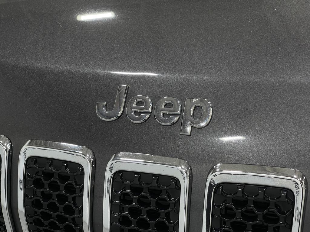 Used 2021 Jeep Cherokee Limited image 37