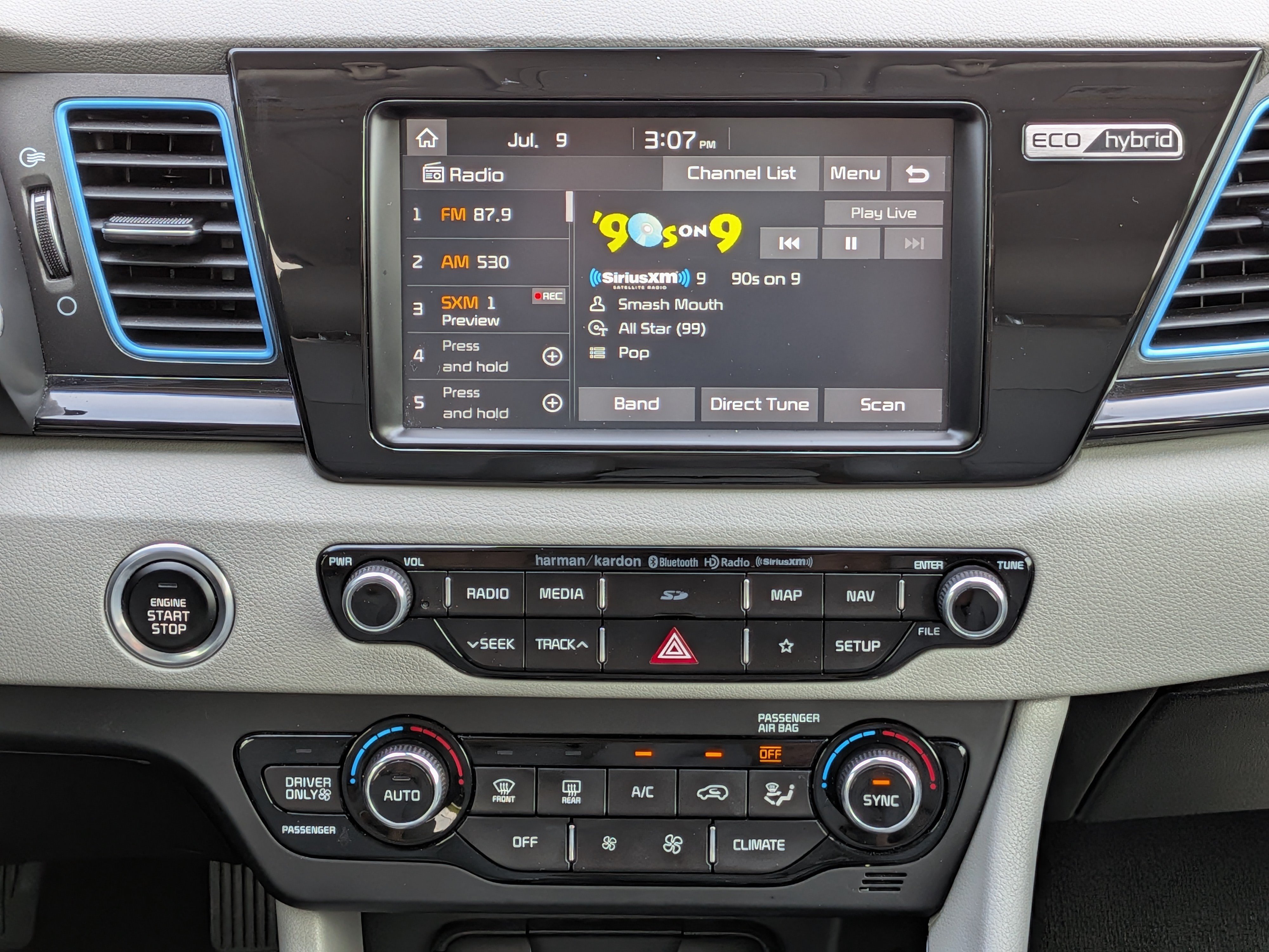 Used 2019 Kia Niro Touring w/ Paint Protection Film Package FWD image 18