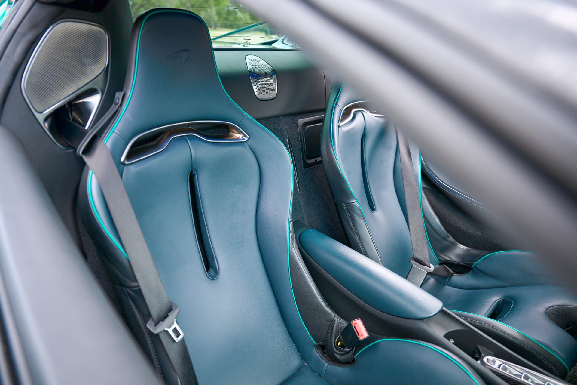 Used 2025 McLaren Artura Spider RWD image 66